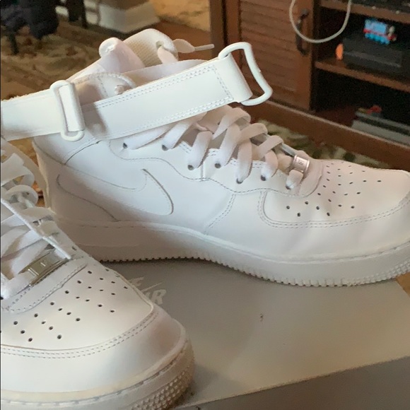 Worn once! Size 8.5 men’s high tops - Picture 3 of 3